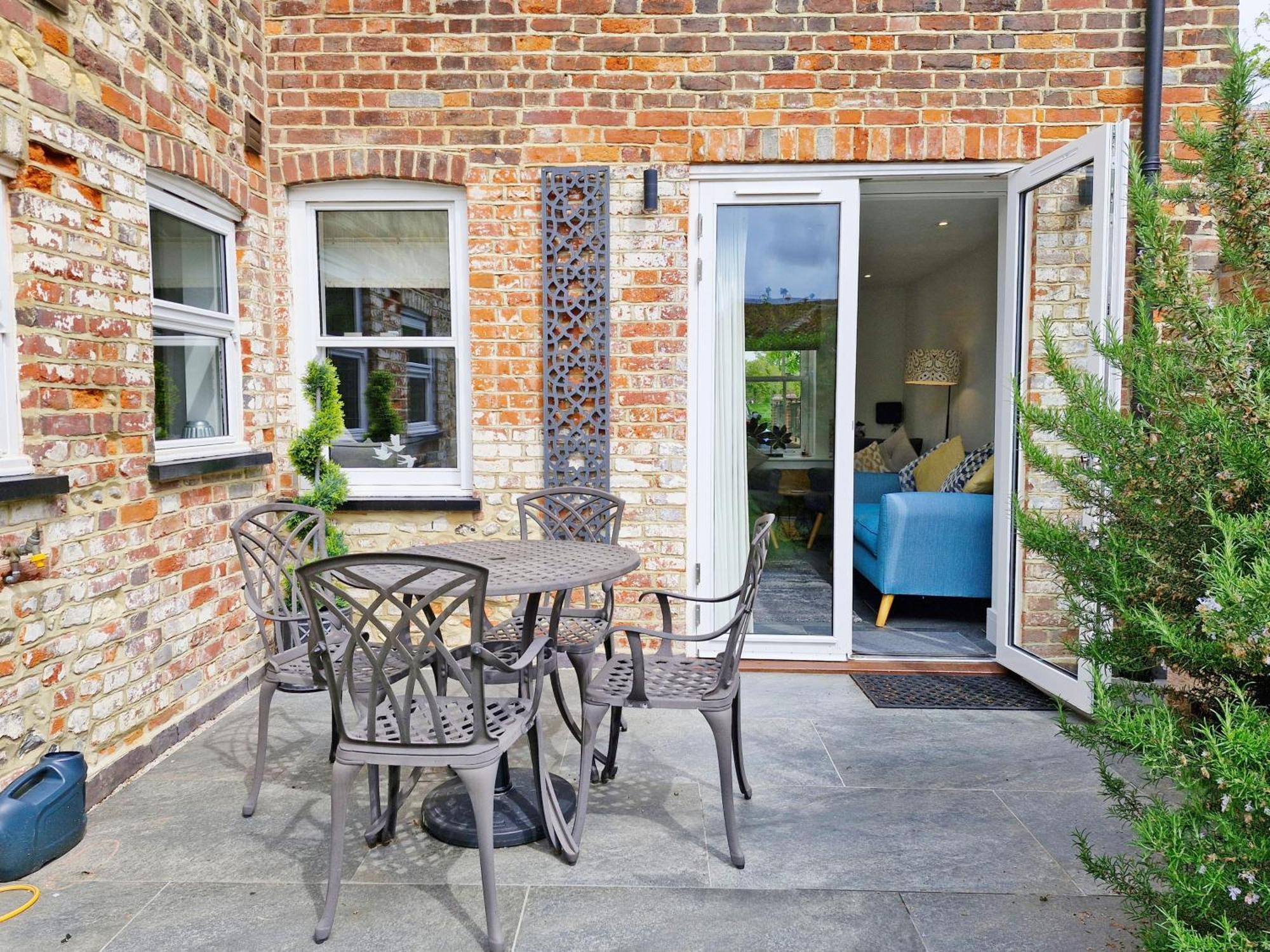 Four Priory Road, Chichester Dış mekan fotoğraf