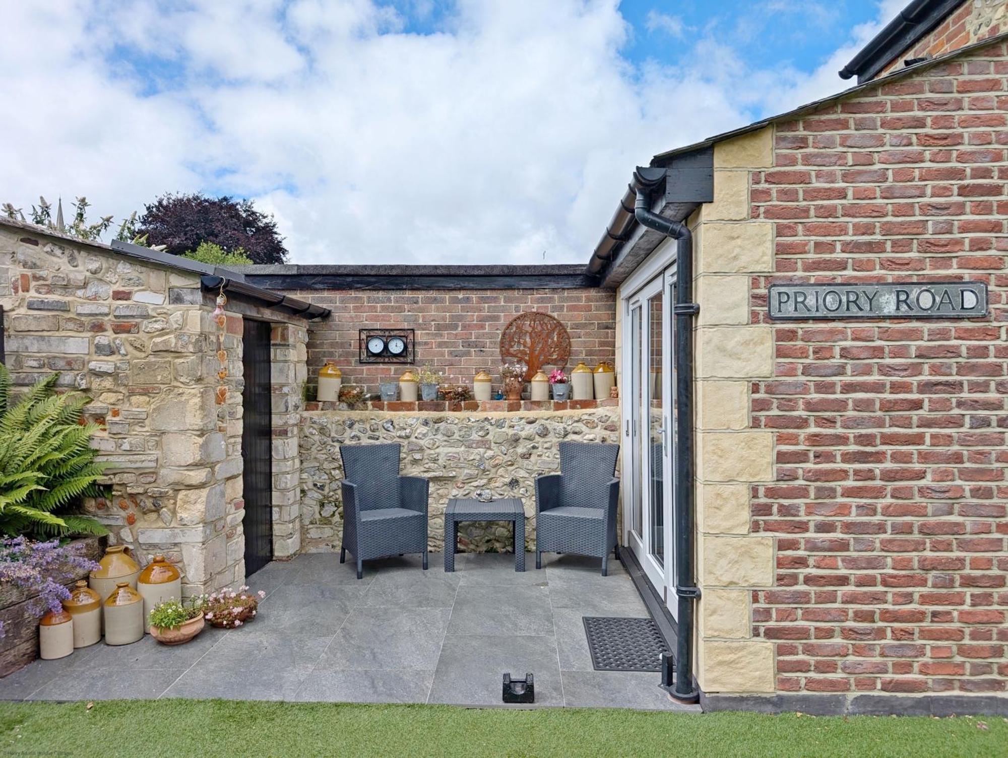Four Priory Road, Chichester Dış mekan fotoğraf